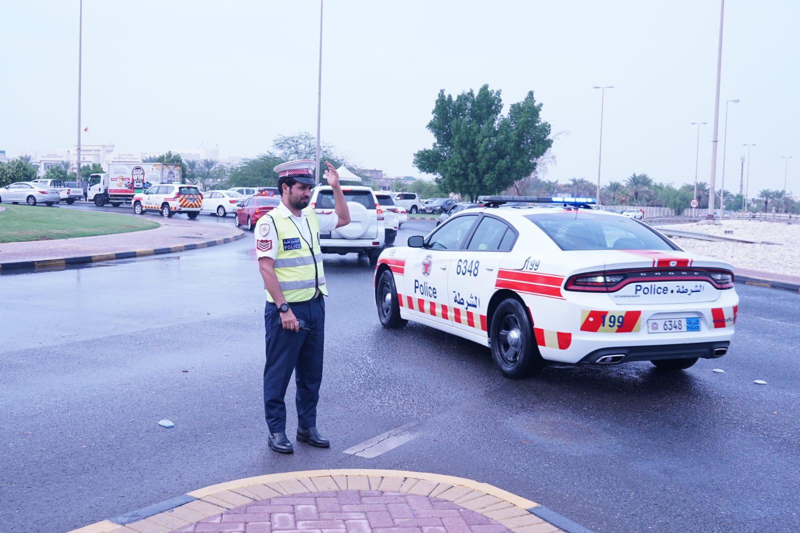 الإدارات المعنية بوزارة الداخلية تباشر عدداً من البلاغات ضمن جهودها المكثفة لمواجهة تداعيات الأمطار الغزيرة<